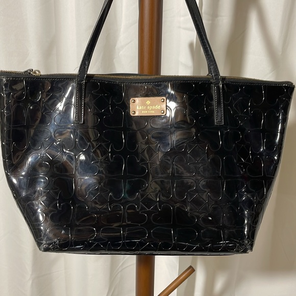 KATE SPADE BLACK PATENT LEATHER HEART TOTE BAG! - Picture 9 of 10